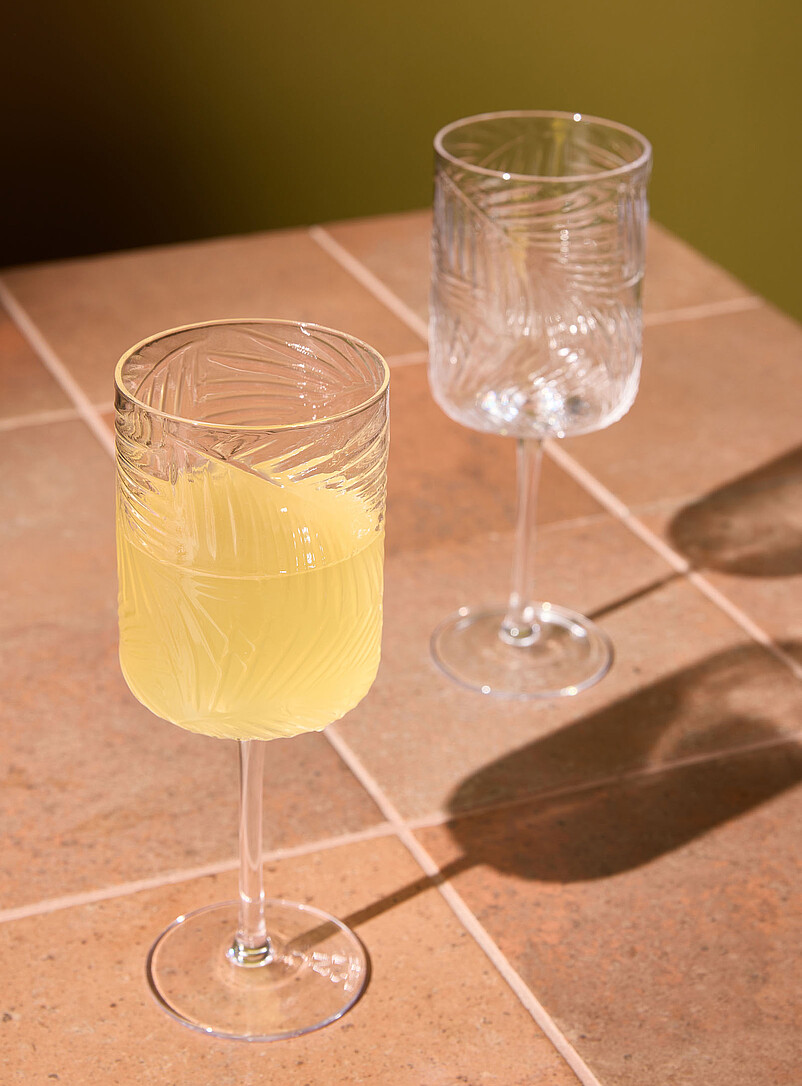 Embossed foliage wine glass Set of 2 product image (primary)