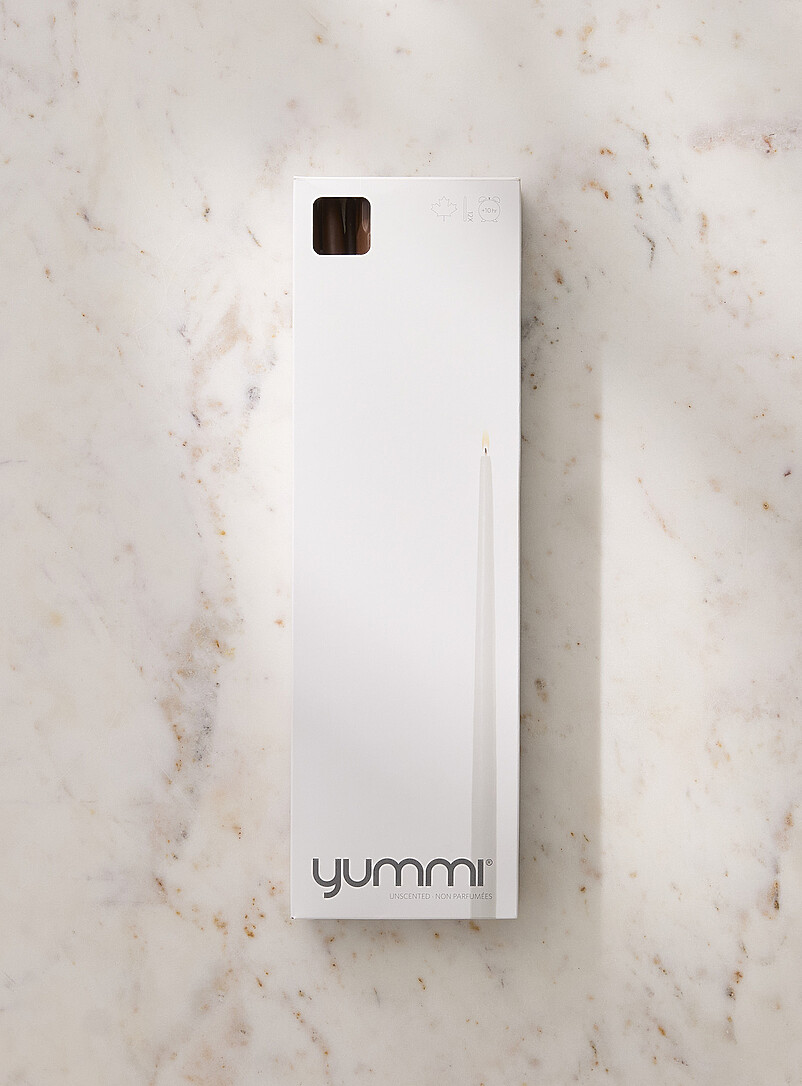 Yummi Candles: Les chandelles coniques ultralongues Taper Ensemble de 12 Blanc cass&eacute;