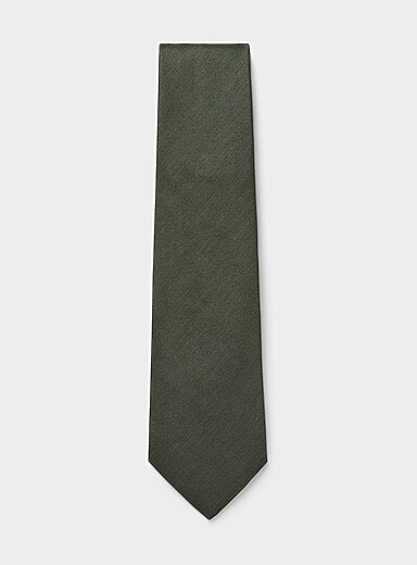 Solid twill tie