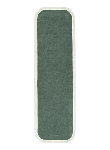 Momeni: Le tapis de couloir artisanal contour accent Novogratz Tallulah 75 x 245 cm Vert bouteille - Sapin