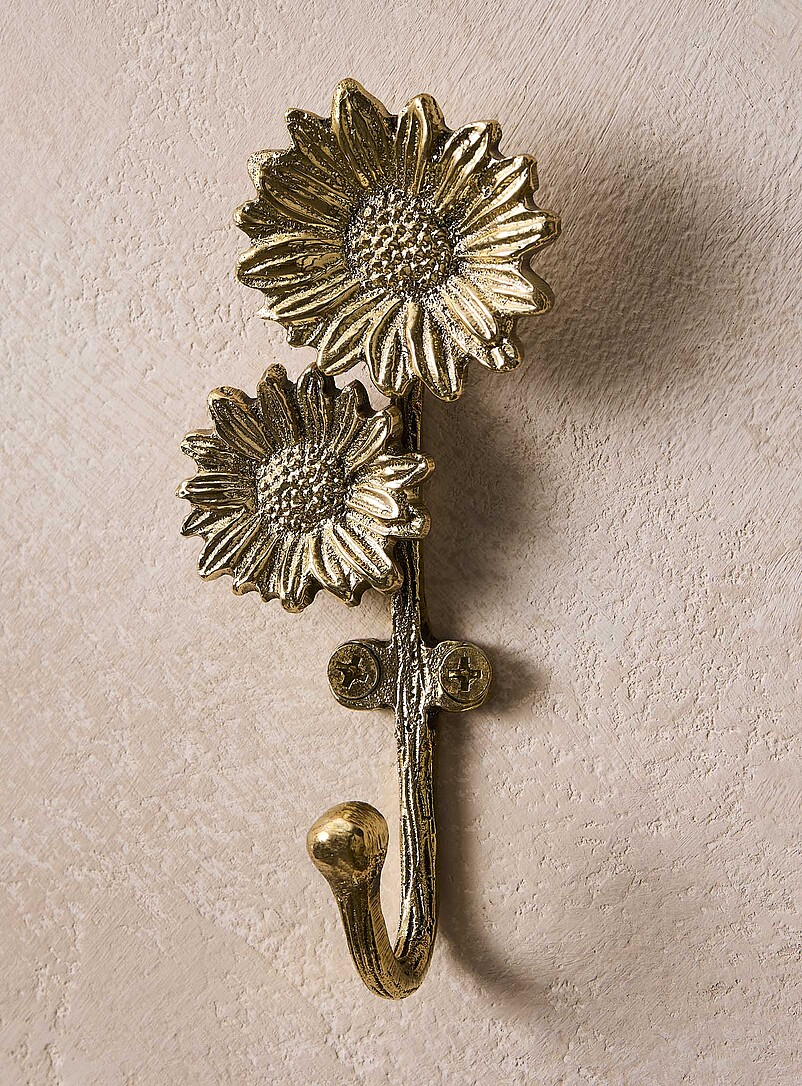 Breezy Daisy Wall Hook
