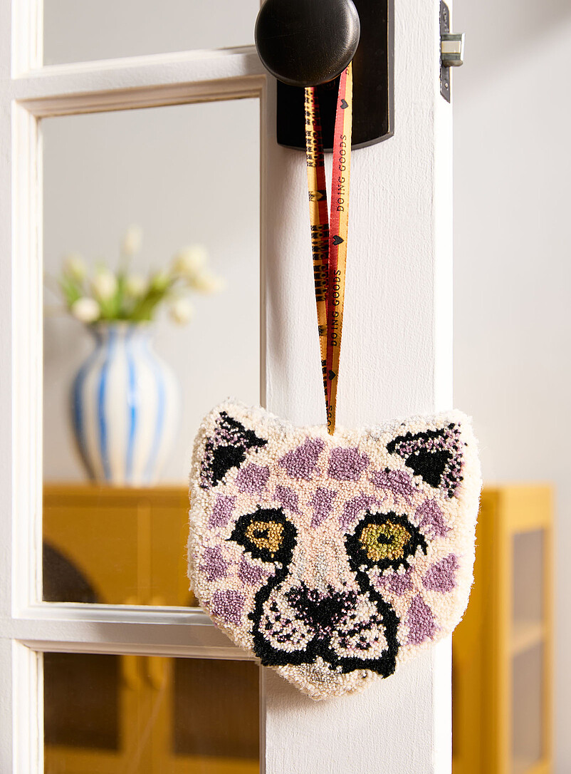 Lilly Leopard small hanging tufted rug product image 2