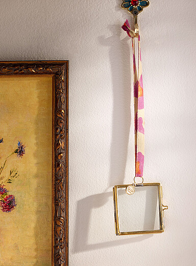 Small hanging frame