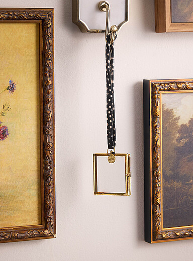 Small hanging frame