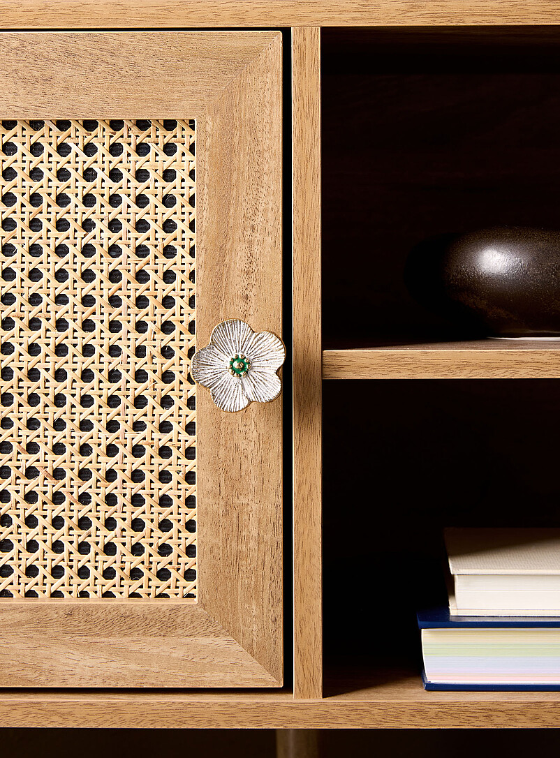 Faye White Flower Cabinet Knob