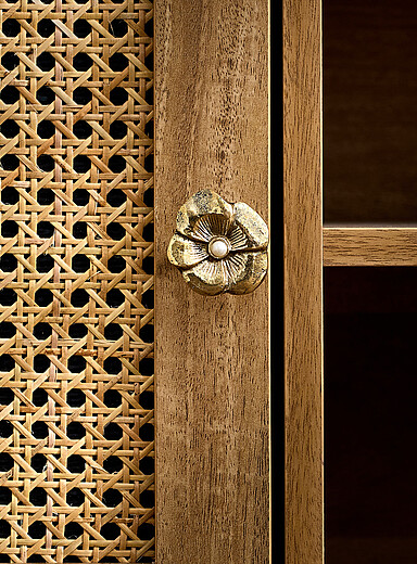 Gold-tone flower and pearl cabinet knob