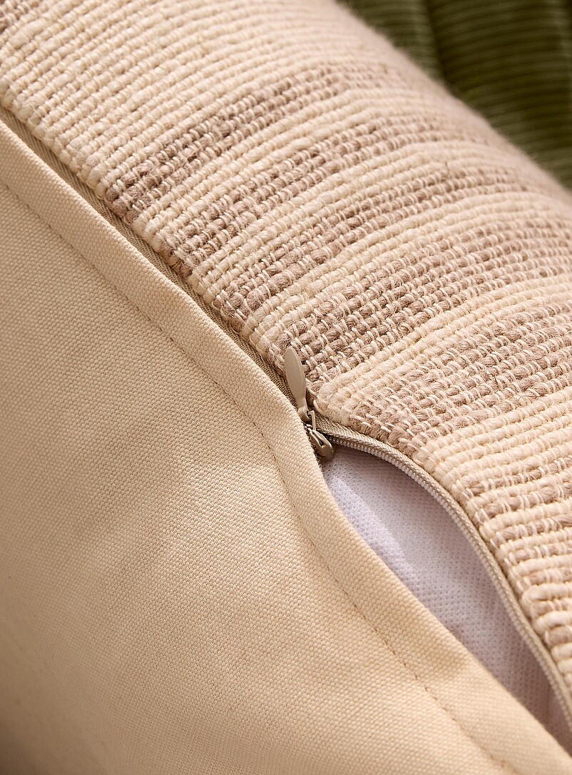 Simons Maison: Le coussin d&eacute;houssable rayures textur&eacute;es cr&egrave;me et caf&eacute; 50 x 50 cm &Eacute;cru &agrave; motifs