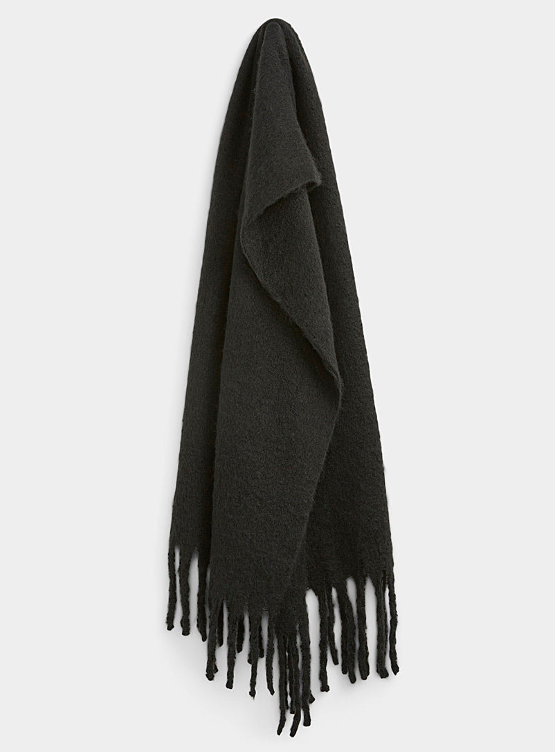 Le 31 Black Solid thready knit scarf for men
