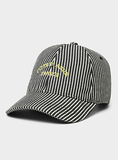 La casquette baseball destination ray&eacute;e
