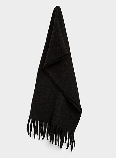 Solid fuzzy scarf