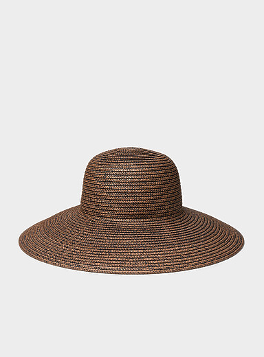 Le chapeau de paille deux tons