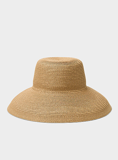Wide brim minimalist cloche