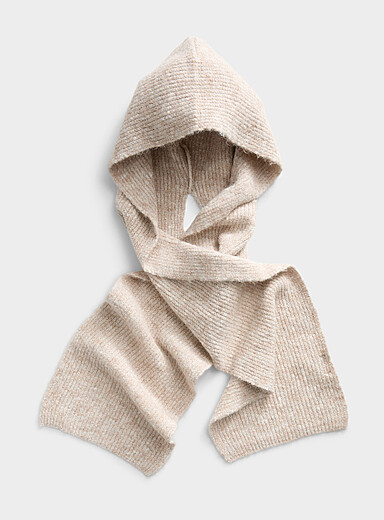 L'&eacute;charpe &agrave; capuche tricot filamenteux