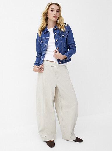 Cropped fitted stretch jean jacket
