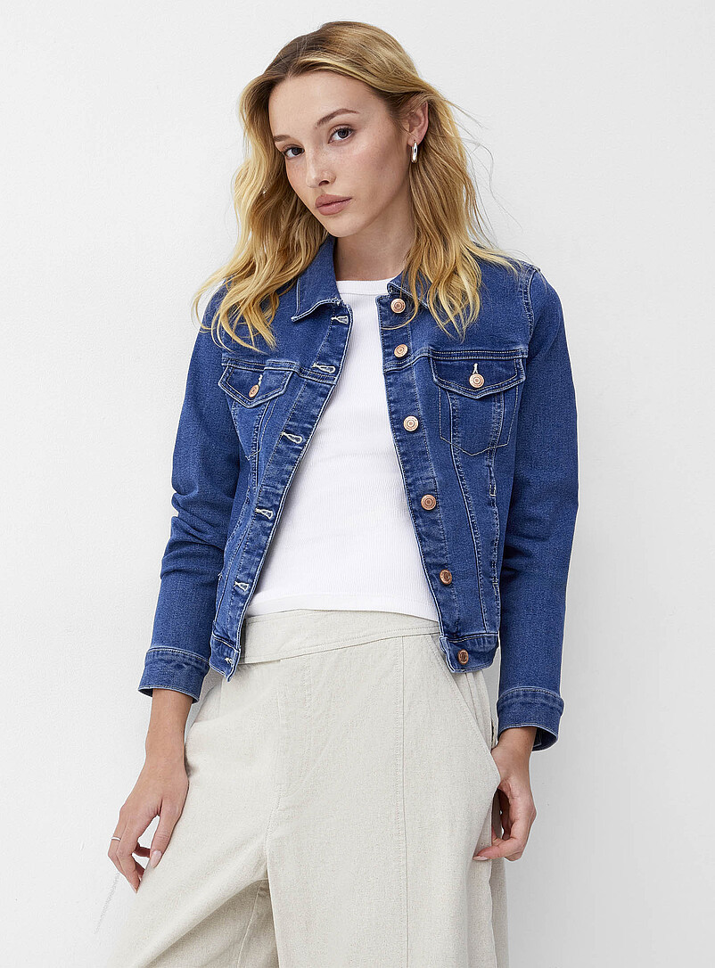 Vero Moda Off White Cropped fitted stretch jean jacket for women