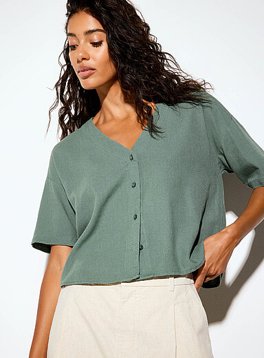 La blouse carr&eacute;e col V m&eacute;lange de lin