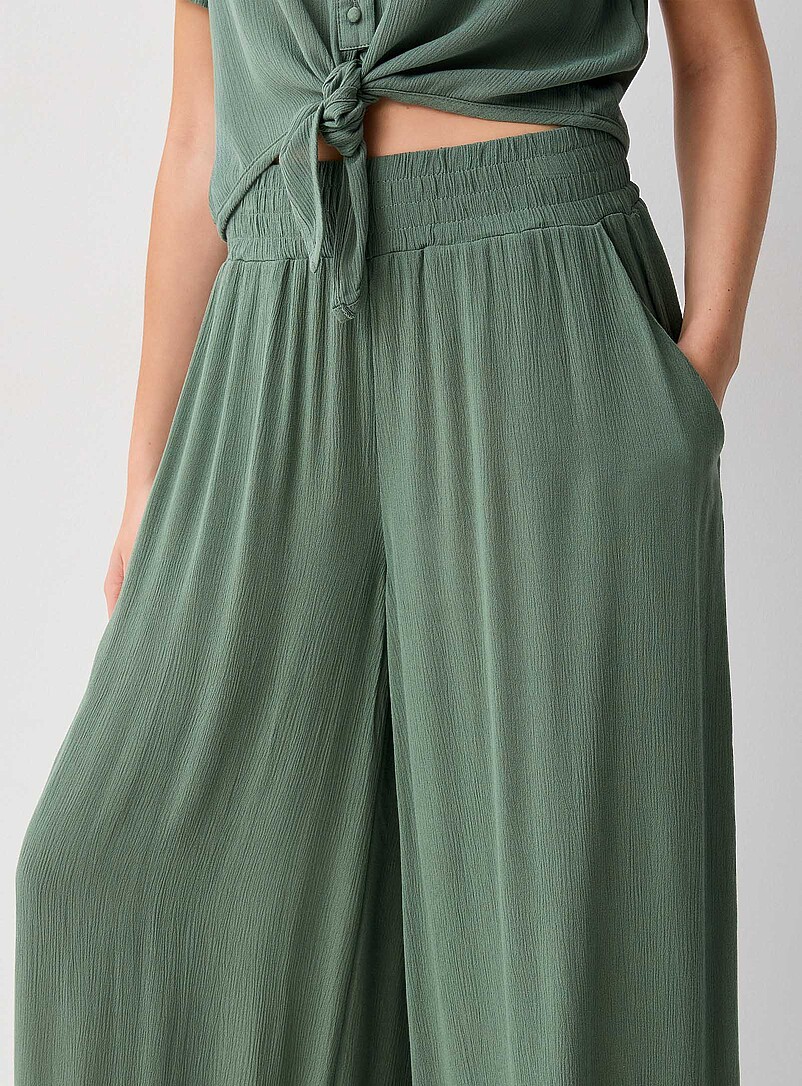 Vero Moda: Le pantalon large et fluide texture froiss&eacute;e &Eacute;cru &agrave; motifs pour femme