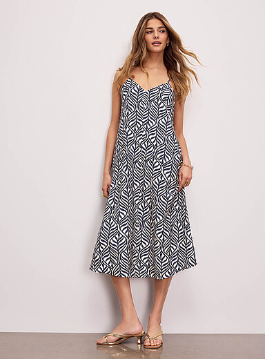 Vero Moda: La robe midi &eacute;vas&eacute;e texture froiss&eacute;e &Eacute;cru &agrave; motifs pour femme