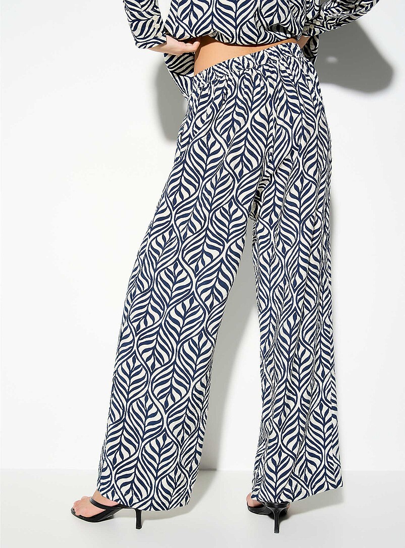Vero Moda Navy/Midnight Blue Crinkled texture printed wide-leg pant for women