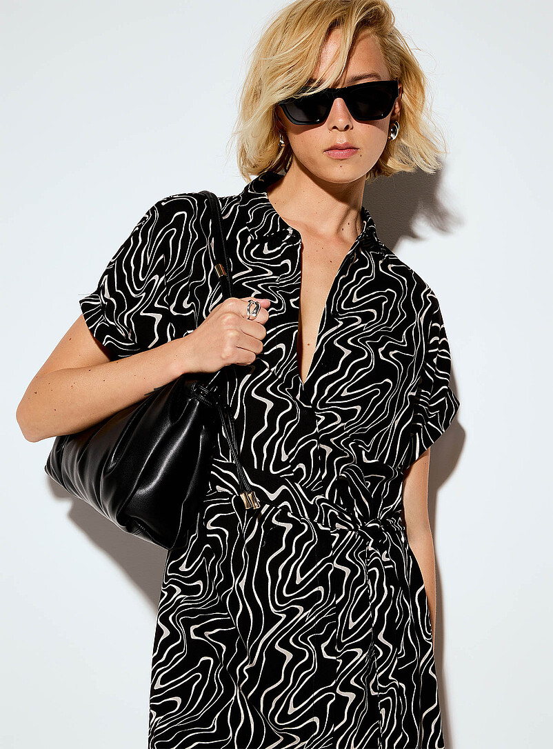 Wavy lines flowy shirtdress product image 2
