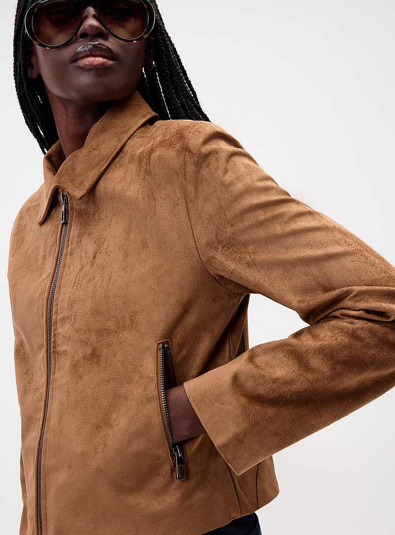 Only: La veste droite faux su&egrave;de Brun clair pour femme