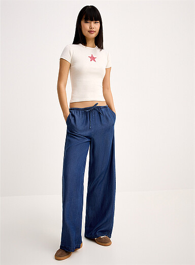 Le pantalon large effet denim