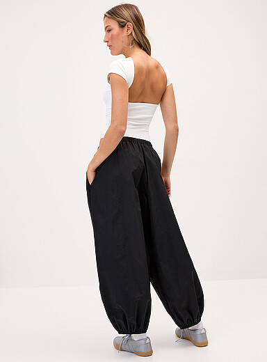 Canvas barrel-leg jogger