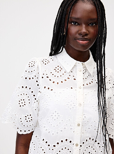La chemise carr&eacute;e broderie anglaise