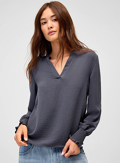 Only: La blouse fluide col V crois&eacute; Bleu fonc&eacute; - Indigo pour femme