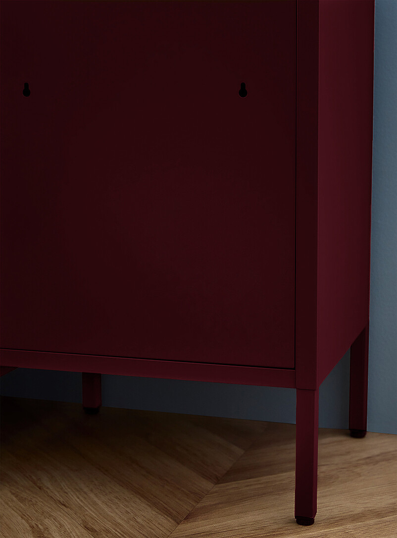 Simons Maison: La table de chevet m&eacute;tallique sur pieds Rose