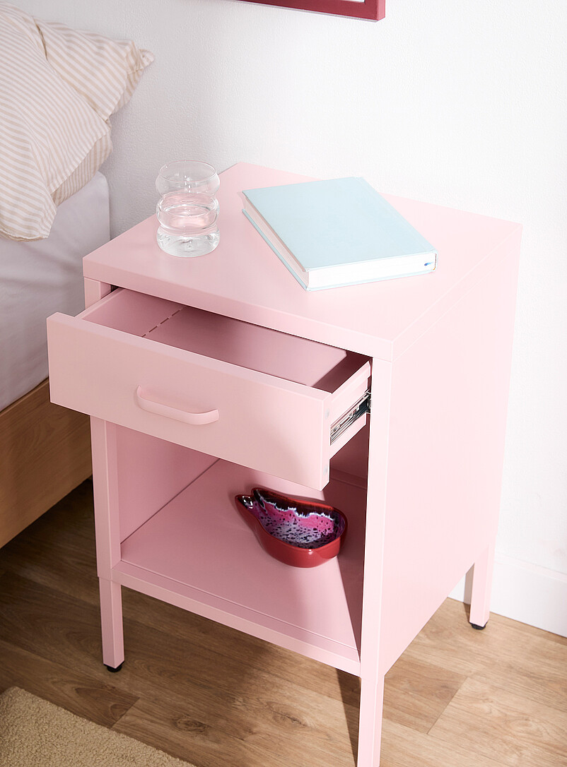 Simons Maison: La table de chevet m&eacute;tallique sur pieds Rose