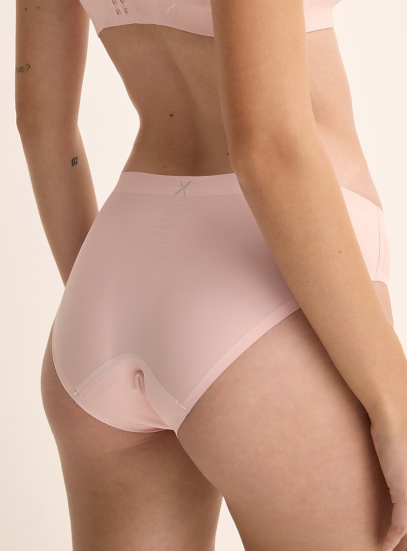 Knix: La culotte menstruelle bikini ultramince No-Show Absorption : mod&eacute;r&eacute;e Noir pour femme