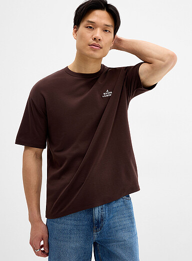 Simons Brown 1840 print T-shirt <b>Our History, Our Heritage Collection</b> Unisex for women