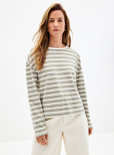 Contemporaine: Le t-shirt carr&eacute; manches longues coton pima &agrave; rayures Vert &agrave; motifs pour femme