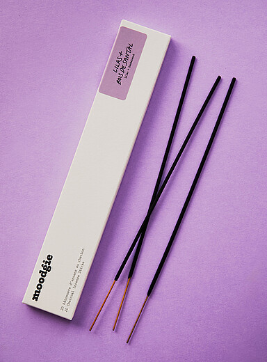 Les b&acirc;tons d'encens lilas et bois de santal Ensemble de 20