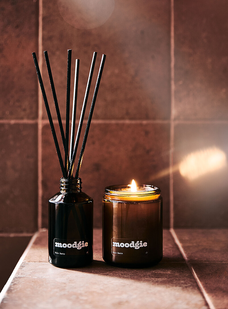 Palo santo scented candle product image 2