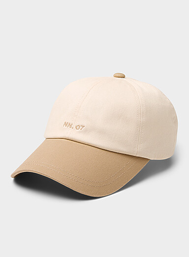 La casquette beige bicolore