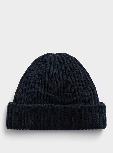 Soft ribbed tuque