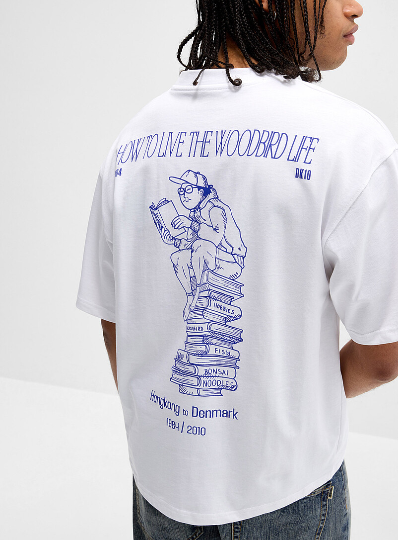 Avid reader graphic T-shirt product image (primary)