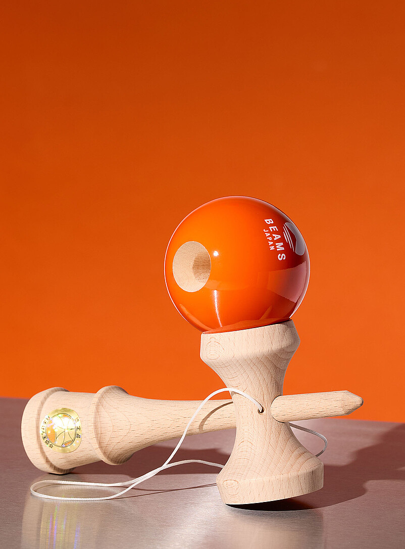 Tangerine ball wooden bilbo-catcher product image 2