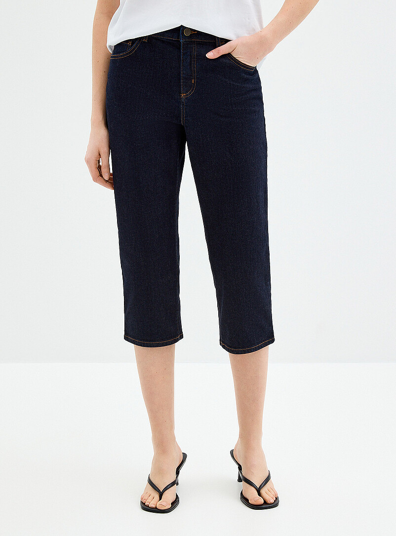 Structured capri jean Fit: Slim leg, regular rise product image 2