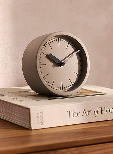 Round concrete table clock