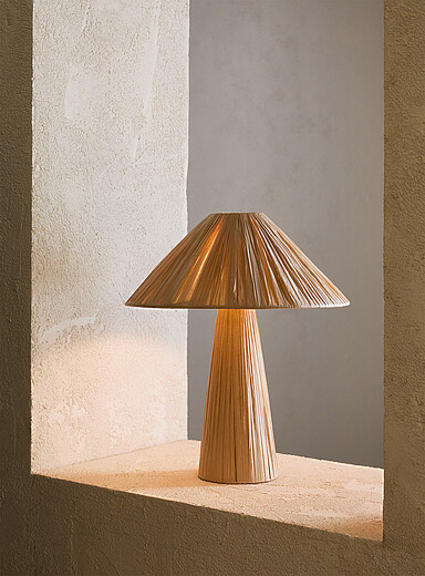 La lampe de table papier raphia