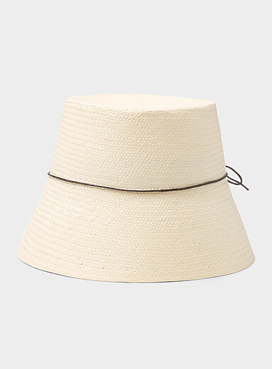 La cloche droite en paille &agrave; fine boucle <b>Collection exclusive d'Italie</b>