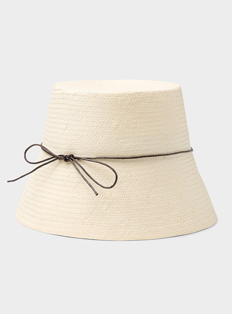 Simons: La cloche droite en paille &agrave; fine boucle <b>Collection exclusive d'Italie</b> Blanc cass&eacute; pour femme