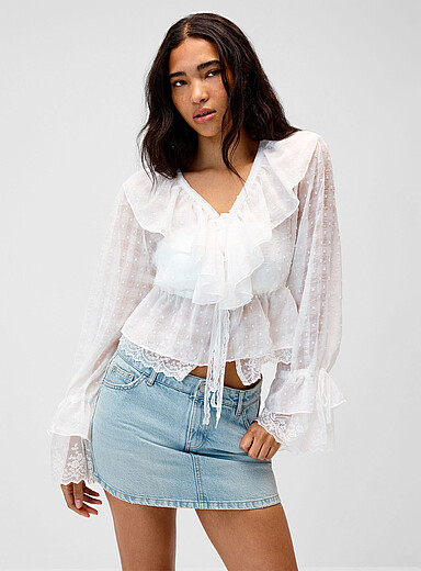 Twik: La blouse volants et dentelle Blanc pour femme