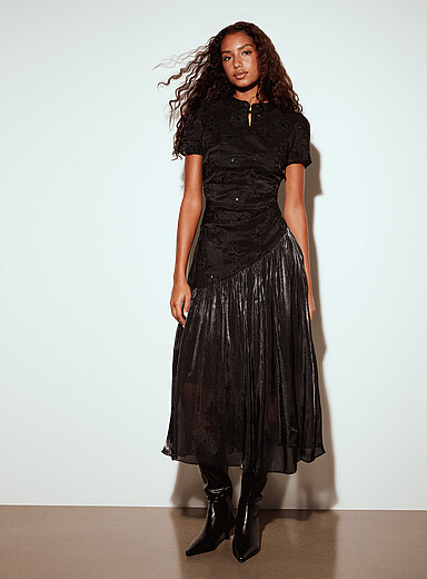 Embroidered flower buttoned-collar maxi dress
