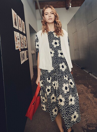La robe midi &eacute;tag&eacute;e imprim&eacute; floral
