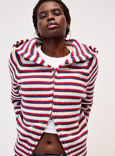 Le cardigan zipp&eacute; &agrave; capuche ray&eacute;