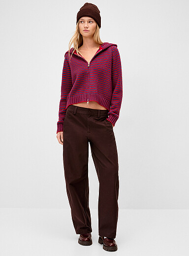 Twik: Le cardigan zipp&eacute; &agrave; capuche ray&eacute; Rouge et bleu pour femme